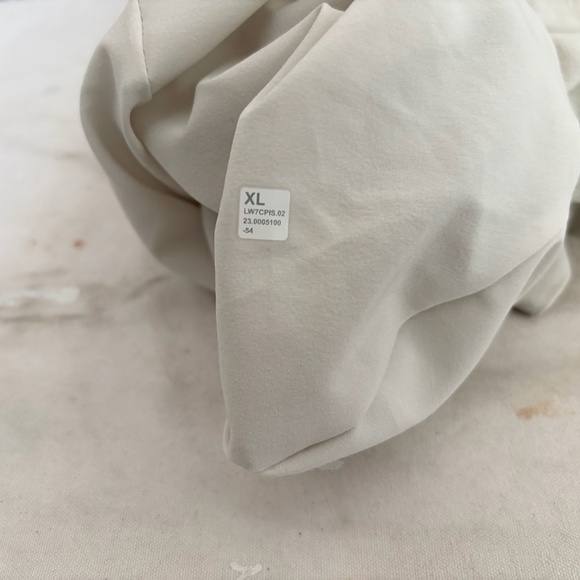 Lululemon Stretch Woven Relaxed-Fit High-Rise Short 4", Bone - Picture 5 of 5